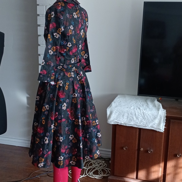 Designer Collectif Vintage Floral A-Line Dress with Belt - Picture 4 of 6